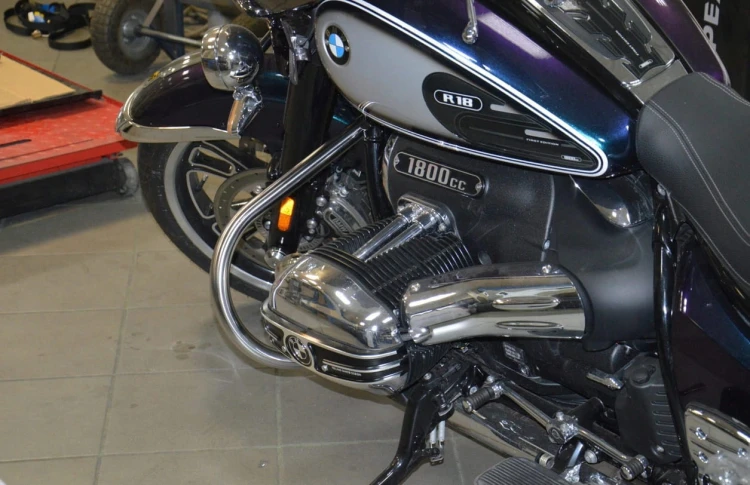 GMOLE PRZEDNIE PASUJĄ DO BMW R18, BMW R18 B, BMW R18 Roctane CZARNY POŁYSK