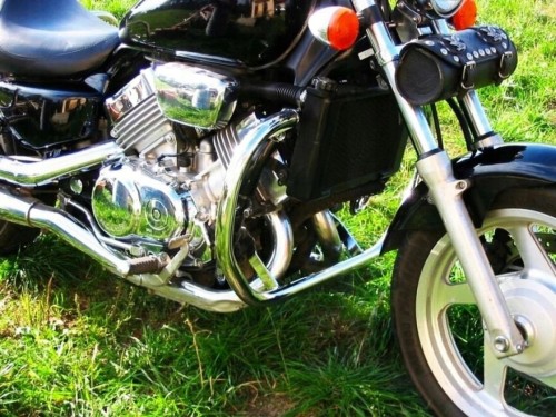 GMOLE PRZEDNIE HONDA VF 750 MAGNA