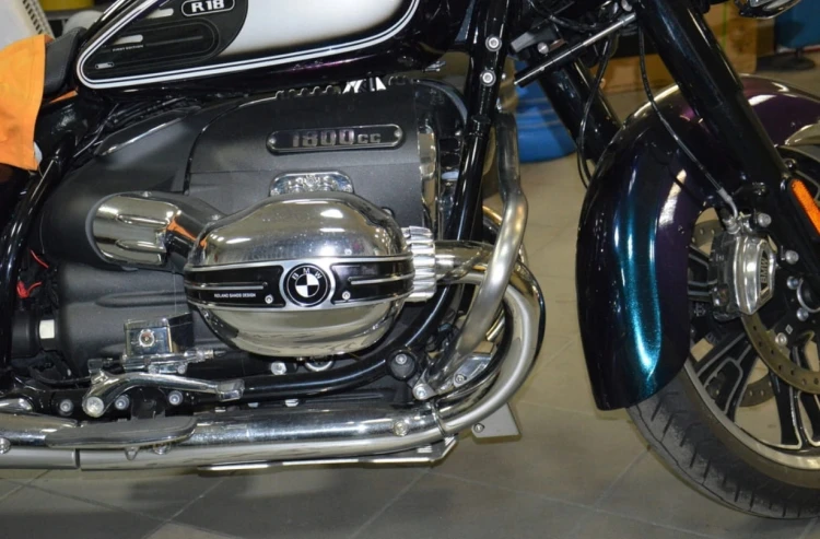 GMOLE PRZEDNIE PASUJĄ DO BMW R18, BMW R18 B, BMW R18 Roctane CZARNY POŁYSK