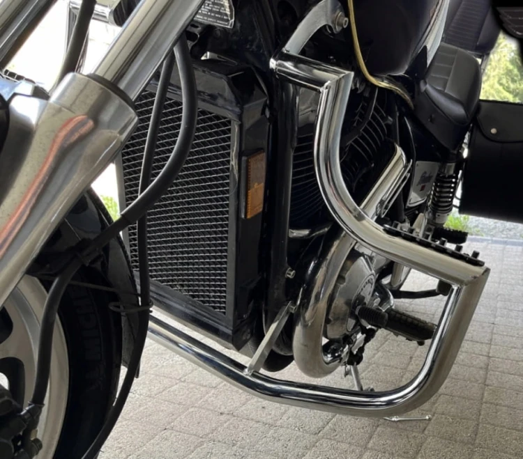 GMOLE PRZEDNIE Z PODNÓŻKAMI PASUJĄ DO HONDA VT 1100 84-86