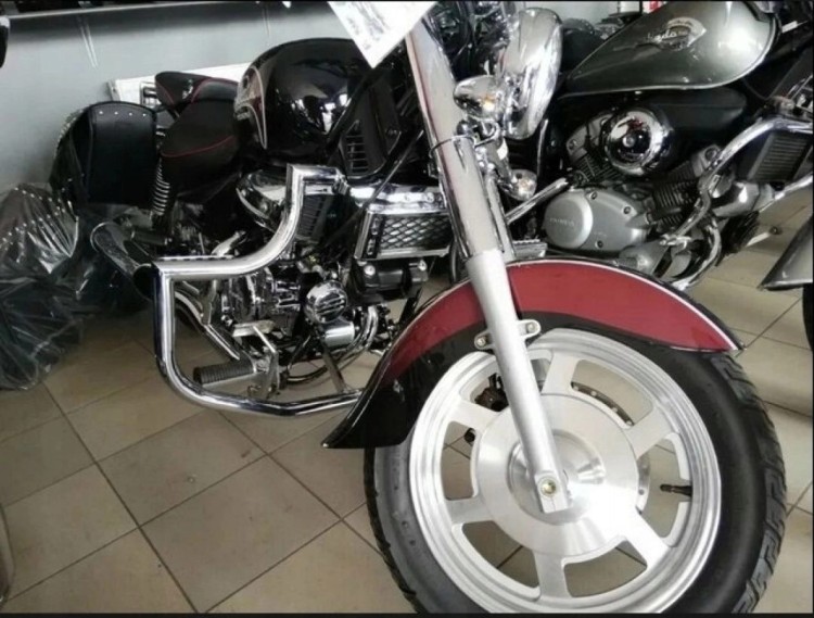 GMOLE PRZEDNIE Z PODNÓŻKAMI CHROM PASUJĄ DO HYOSUNG GV 125