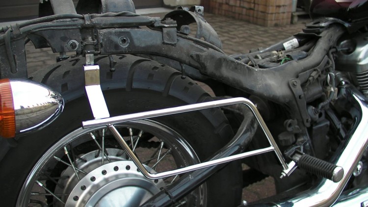 STELAŻE POD SAKWY HONDA VT 600 SHADOW