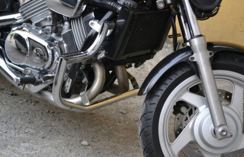 GMOLE PRZEDNIE Z PODNÓŻKAMI PASUJĄ DO HONDA MAGNA 750