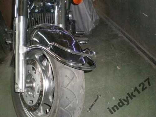 Reling na przedni błotnik KAWASAKI VN 2000